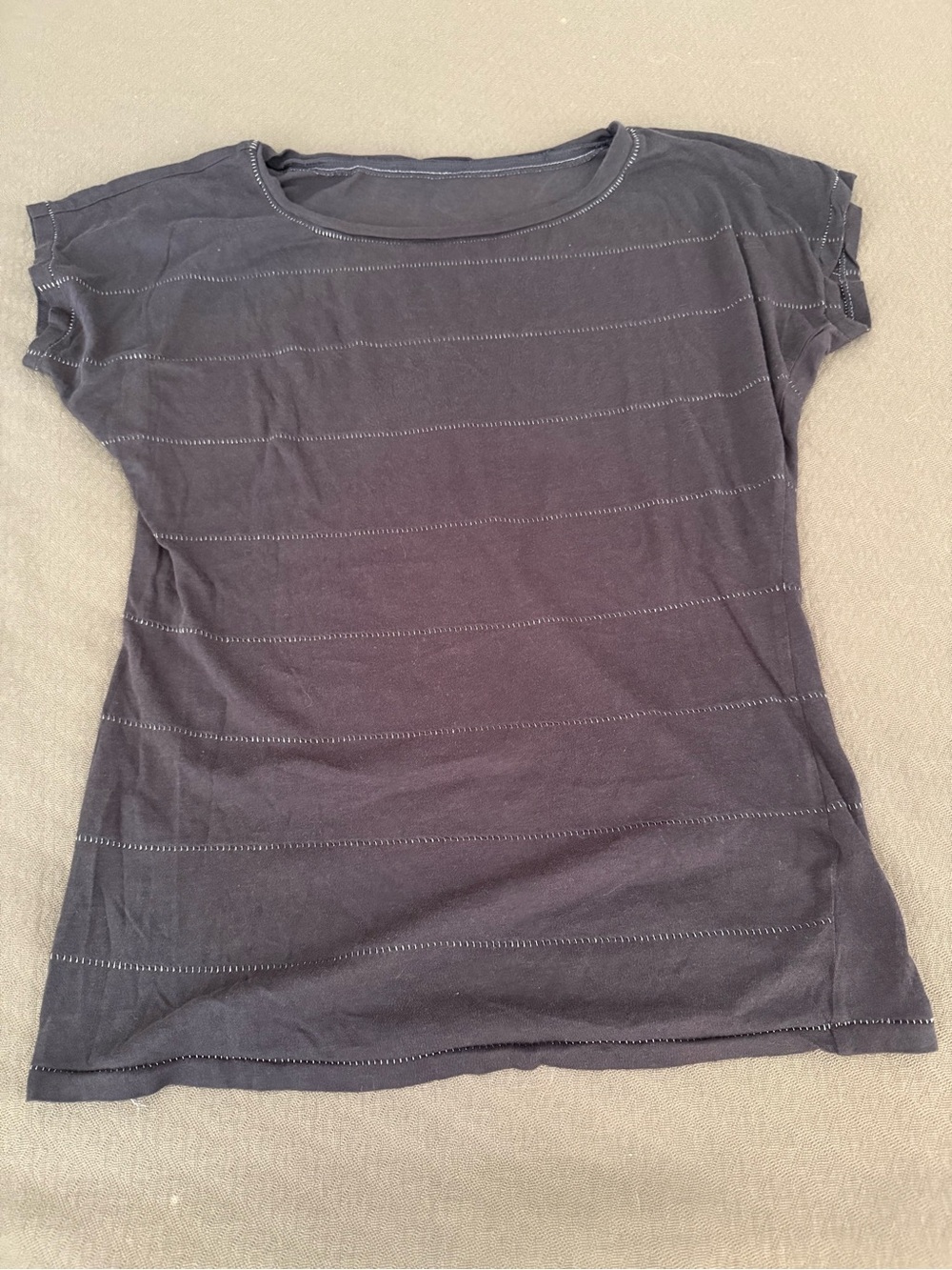 Emporio Armani med women’s gray silver stitching lightweight soft cotton tee EUC